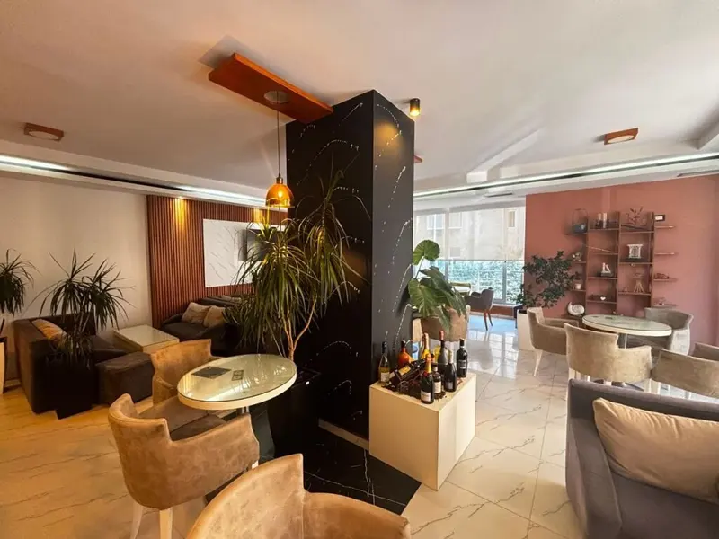 Locale commerciale in affitto a Rruga Hysen Kertusha, Durazzo, 120 m²