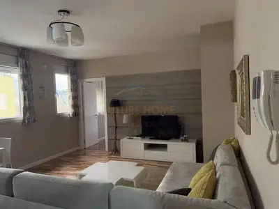 Apartament 1+1 me qera në Myslym Shyri, Tiranë, 94 m². Foto 1 nga 7