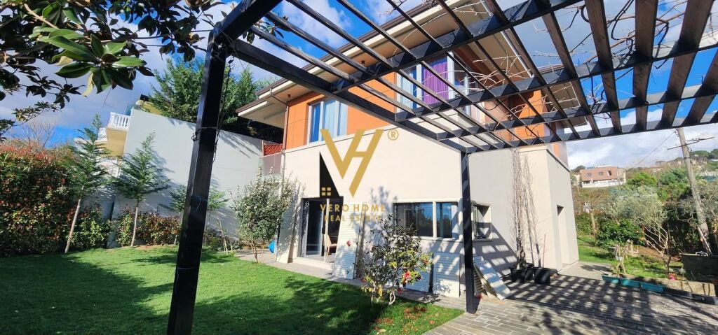 Vilë me qera në Liqeni i Thatë, Tiranë, 800 m². Foto 1 nga 3