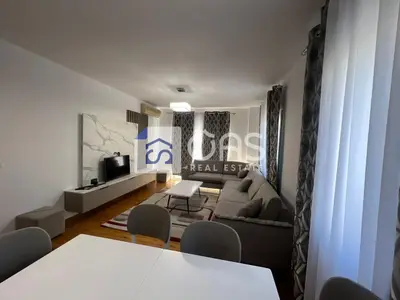 Apartament 2+1 me qera në Fresku, Tiranë, 102 m². Foto 2 nga 9