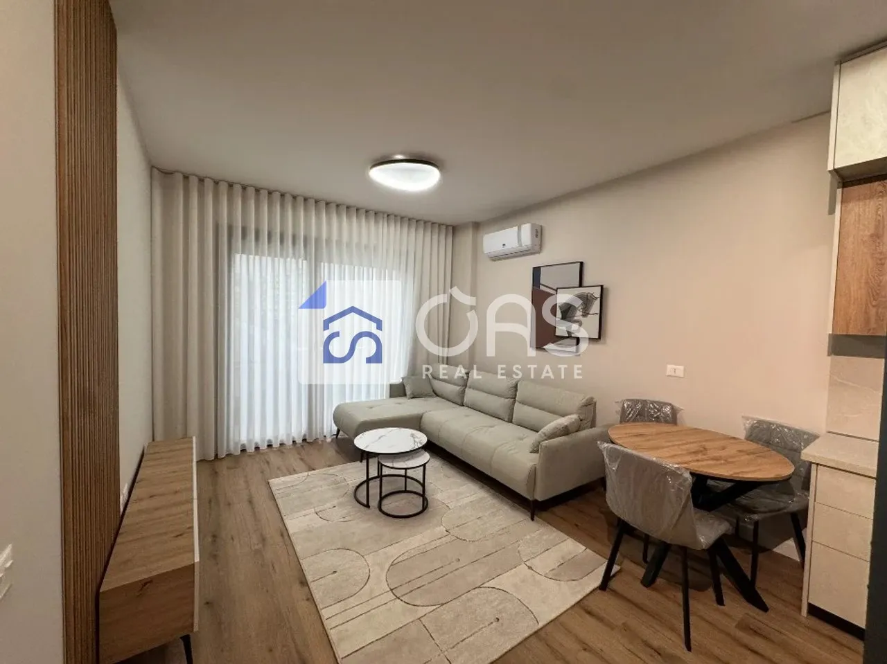 Apartament 1+1 me qera në Liqeni i Thatë, Tiranë, 75 m². Foto 1 nga 6