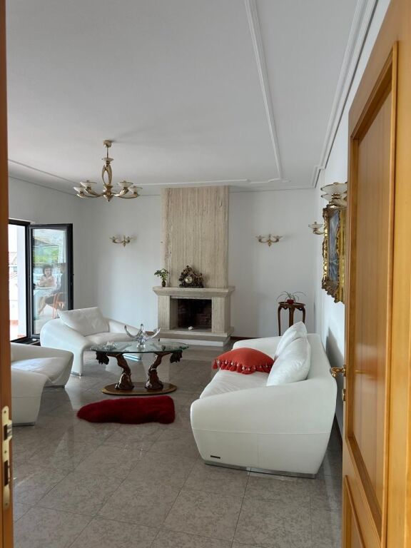 Apartment 3+1 for rent in Sheshi Skënderbej, Tirana, 359 m²