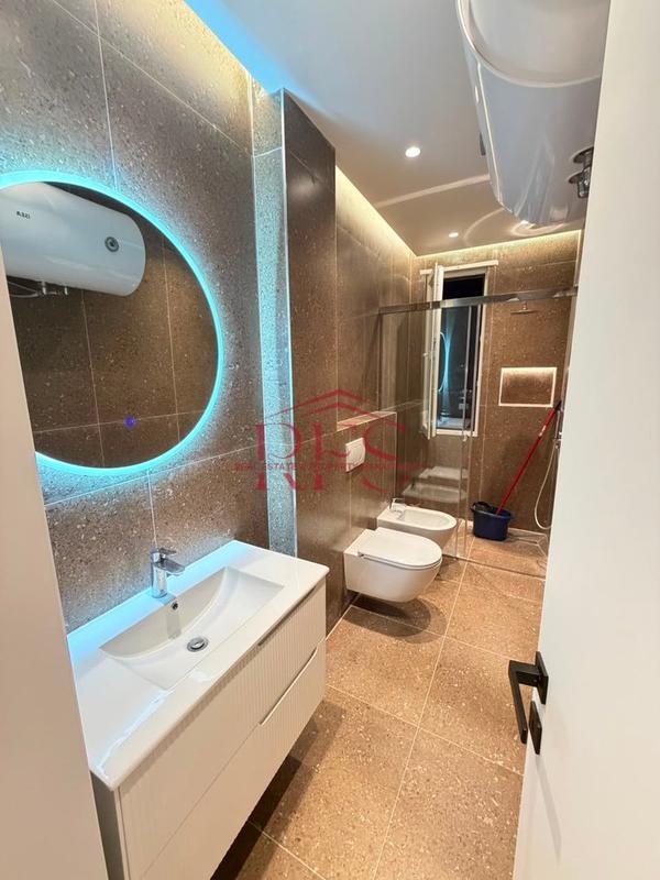 Apartment 2+1 for sale in Materniteti i Ri, Tirana, 61 m²
