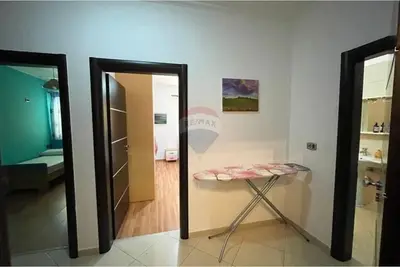 Apartment 4+1 for rent in Qendër, Vlorë, 120 m². Photo 11 of 12