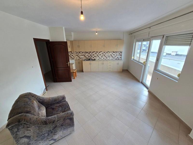 Apartament 1+1 në shitje në Rruga Theodhor Kavalioti, Korçë, 77 m². Foto 4 nga 10
