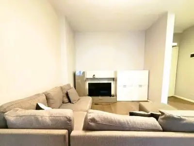 Apartament 1+1 me qera në Blloku, Tiranë, 75 m². Foto 6 nga 6