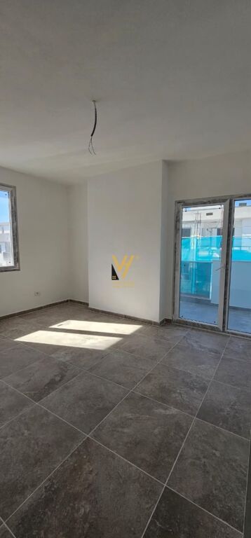 Appartamento 2+1 in vendita a Golem, 76 m². Foto 2 di 3
