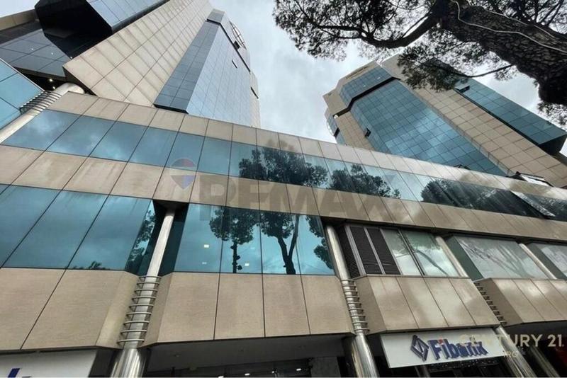 Ufficio in vendita a Bulevardi Deshmoret e Kombit, Tirana, 16 m²