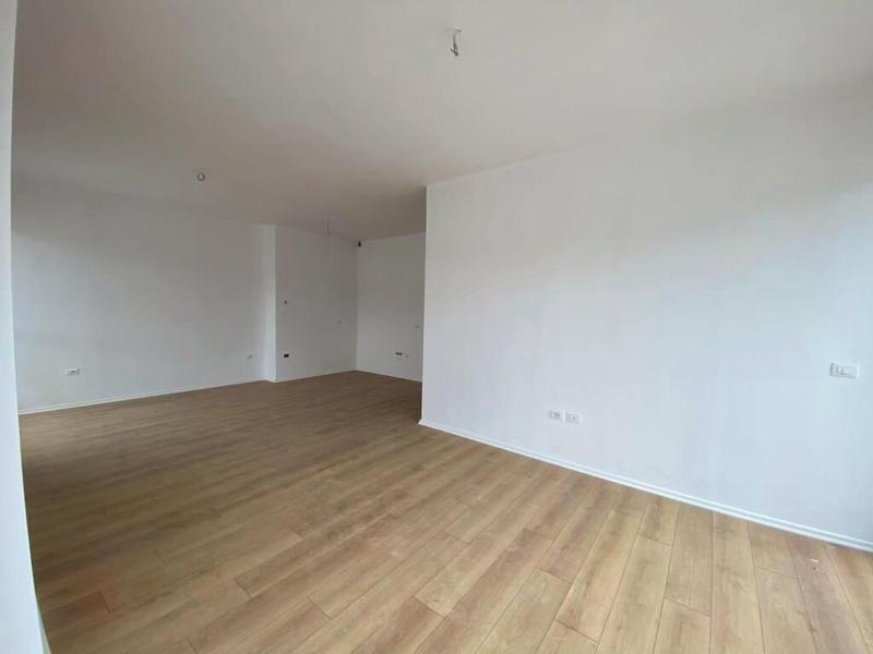 Apartament 3+1 në shitje në Komuna e Parisit, Tiranë, 282 m². Foto 2 nga 8
