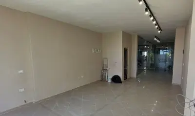 Dyqan në shitje në Fresku, Tiranë, 45 m². Foto 1 nga 3
