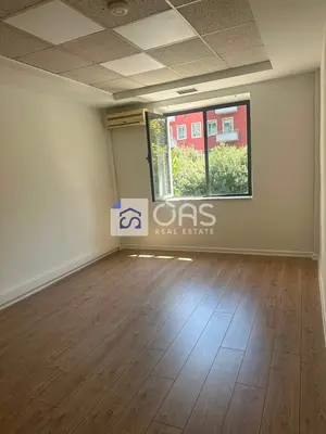 Ambient biznesi me qera në Bulevardi Zogu I, Tiranë, 120 m². Foto 2 nga 7