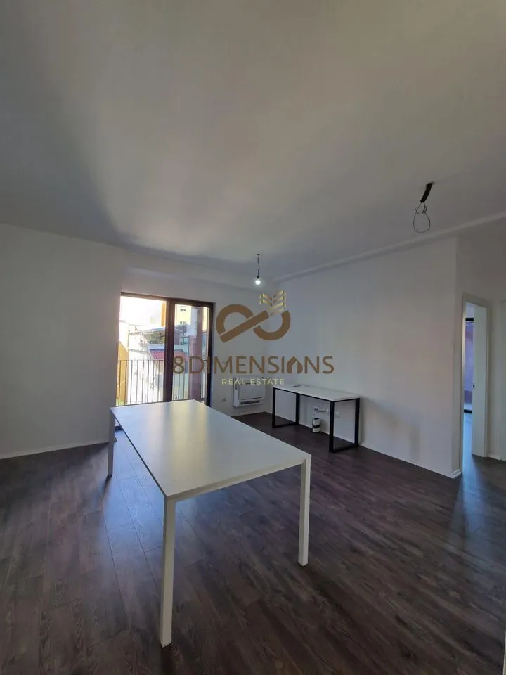 Dyqan me qera në Rruga e Kavajës, Tiranë, 103 m². Foto 1 nga 4