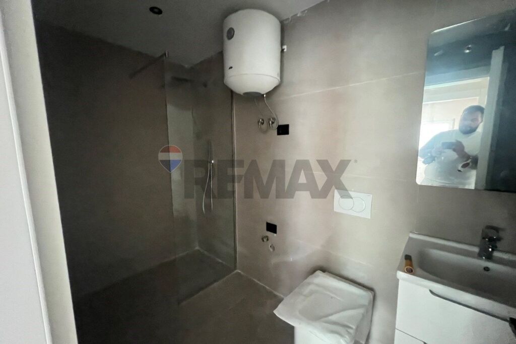 Apartment for sale in Komuna e Parisit, Tirana, 46 m². Photo 3 of 3
