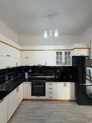 Apartament 2+1 me qera në Kompleksi Delijorgji, Tiranë, 110 m². Foto 3 nga 8
