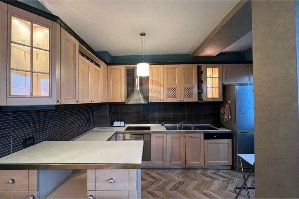 Apartment for sale in Zogu i Zi, Tirana, 102 m². Photo 3 of 3