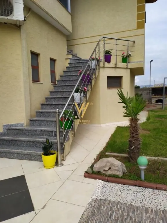 Ambient biznesi në shitje në Rruga Lezhë - Shëngjin, Lezhë, 700 m²