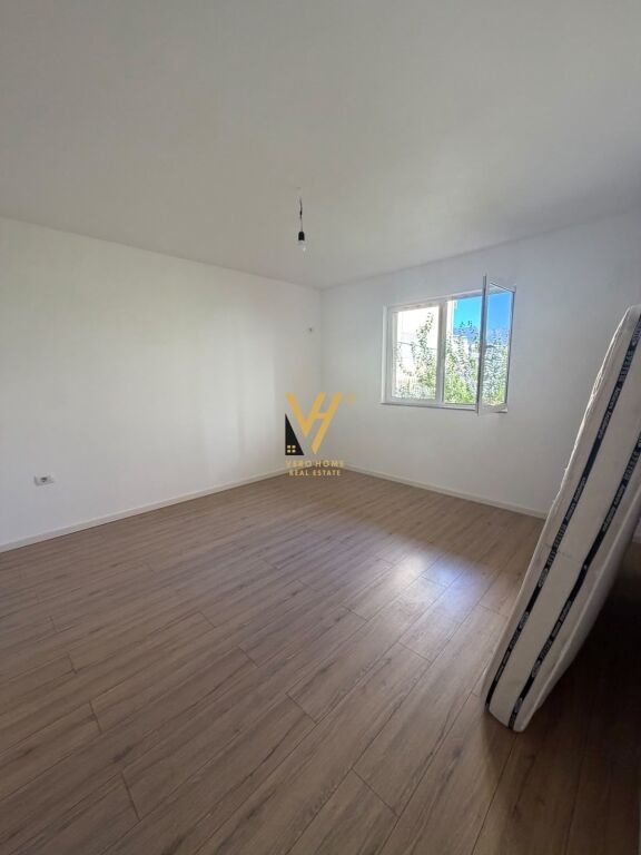 Apartament 4+1 me qera në Kodra e Diellit, Tiranë, 120 m². Foto 2 nga 3