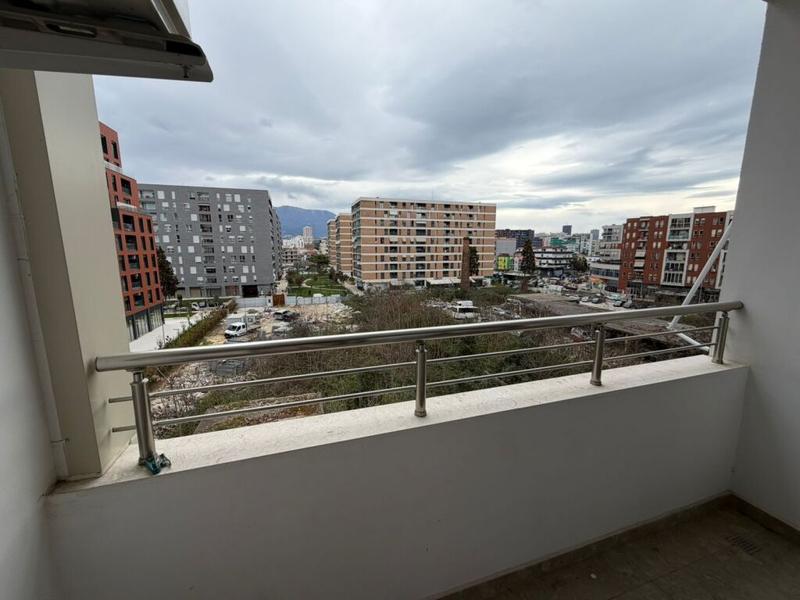 Apartament 2+2 me qera në Don Bosco, Tiranë, 100 m². Foto 8 nga 12