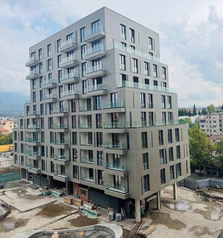 Commercial space for sale in Bulevardi Bajram Curri, Tirana, 1,094 m²