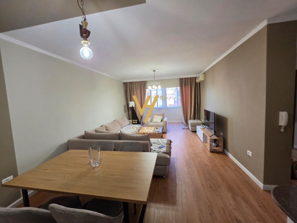 Apartament 1+1 me qera në Komuna e Parisit, Tiranë, 74 m². Foto 2 nga 3