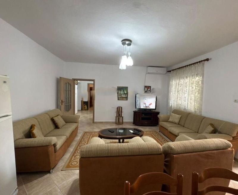 Appartamento 2+1 in affitto a Hipoteka, Tirana, 92 m²