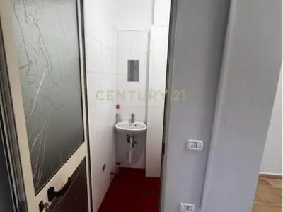 Ambient biznesi me qera në Rruga Fortuzi, Tiranë, 28 m². Foto 7 nga 7