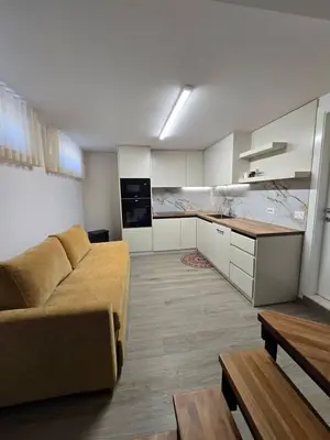 Appartamento in affitto a Bulevardi Republika, Coriza, 70 m². Foto 3 di 12