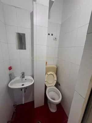 Ambient biznesi me qera në Rruga Fortuzi, Tiranë, 28 m². Foto 3 nga 7