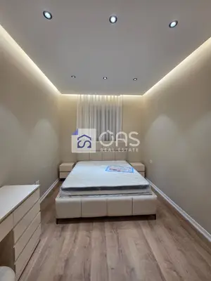Apartament 1+1 me qera në Rruga 5 Maji, Tiranë, 70 m². Foto 8 nga 10