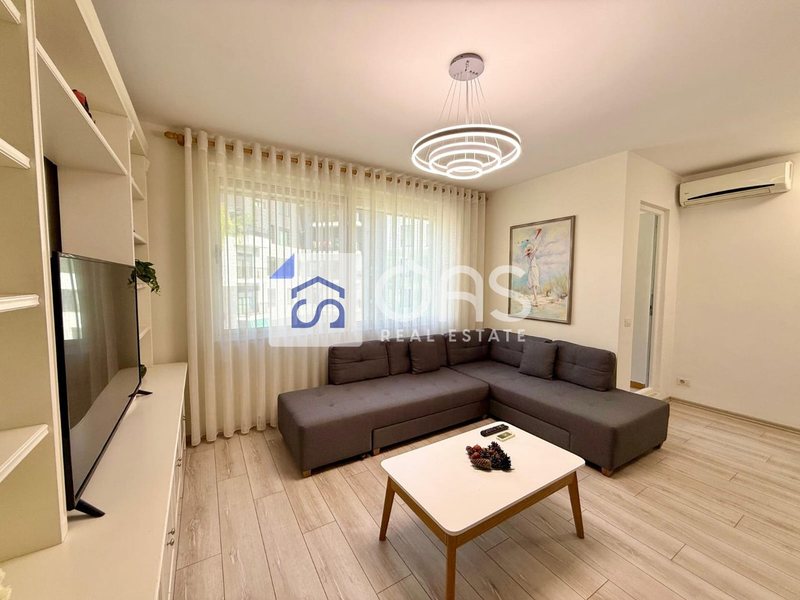 Apartament 1+1 me qera në Komuna e Parisit, Tiranë, 70 m²
