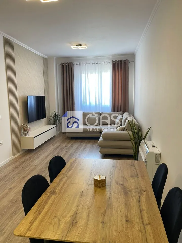 Apartament 1+1 me qera në Laprakë, Tiranë, 78 m². Foto 1 nga 7
