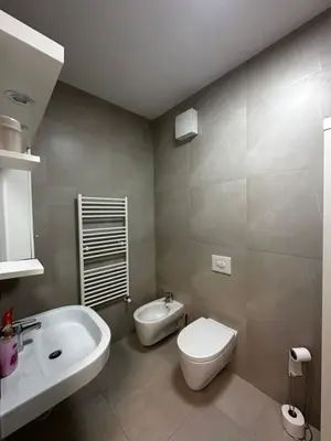 Apartament 2+1 me qera në Ambasador 3, Tiranë, 97 m². Foto 8 nga 9