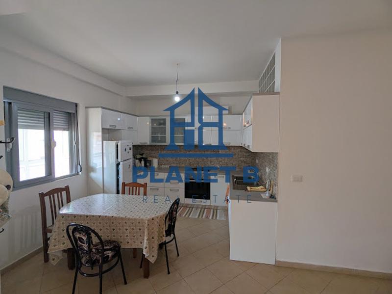 Appartamento 2+1 in vendita a Rruga e Çipajve, Valona, 113 m²