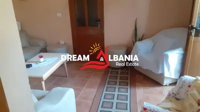 House 2+1 for sale in Lushnje prane Stadiumit, Lushnjë, 184 m². Photo 2 of 9
