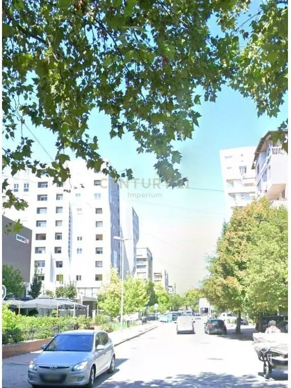 Ambient biznesi nĂ« shitje nĂ« 21 Dhjetori, TiranĂ«, 136 mÂČ. Foto 1 nga 1