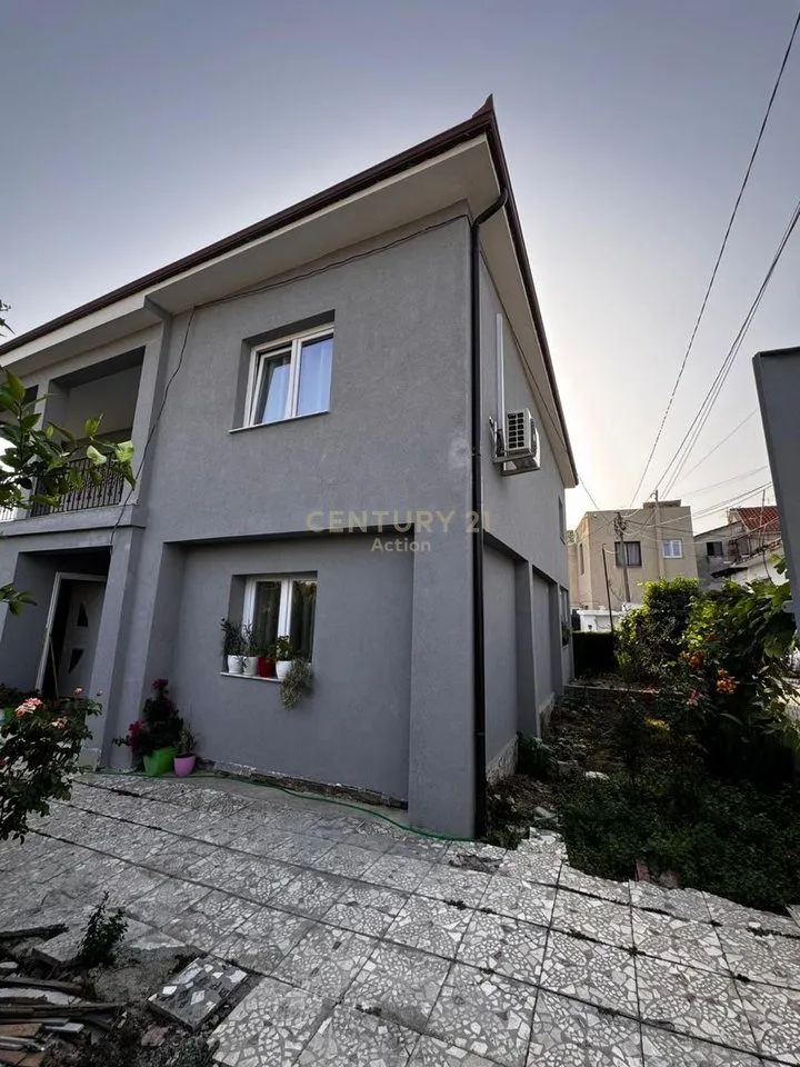 Villa 2+1 in vendita ad Institut, Kamza, 500 m². Foto 1 di 1