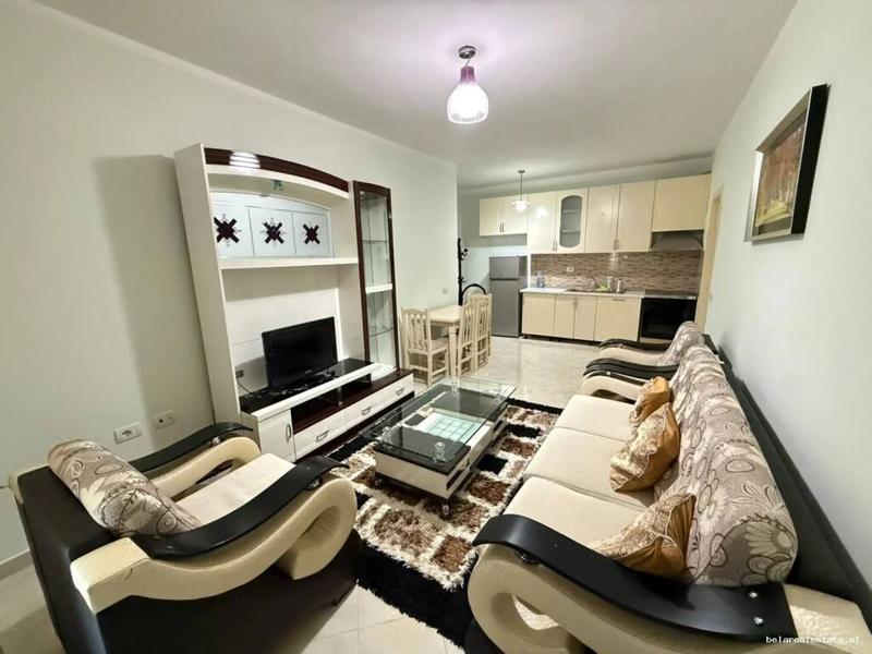 Appartamento 1+1 in affitto a Kinostudio, Tirana, 63 m²