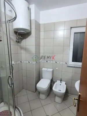 Apartament 2+1 me qera në Rruga Mujo Ulqinaku, Durrës, 110 m². Foto 8 nga 12