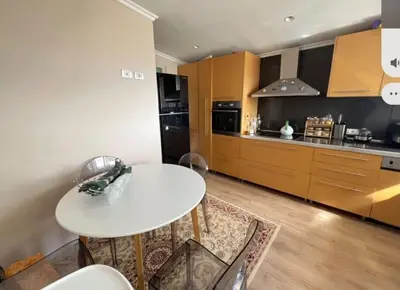 Apartament 3+1 në shitje në Sheshi Skënderbej, Tiranë, 209 m². Foto 5 nga 8