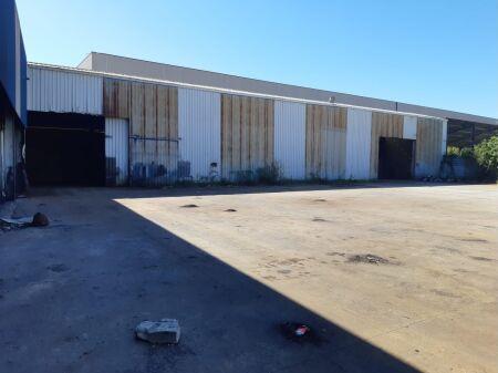 Warehouse for rent in Vore, Vorë, 2,400 m². Photo 2 of 2