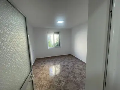 Apartament 2+1 me qera në Rruga Ferit Xhajko, Tiranë, 80 m². Foto 3 nga 6