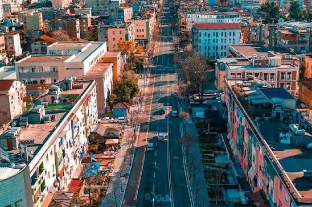 Locale commerciale in vendita a Rruga e Durrësit, Tirana, 105 m². Foto 1 di 1
