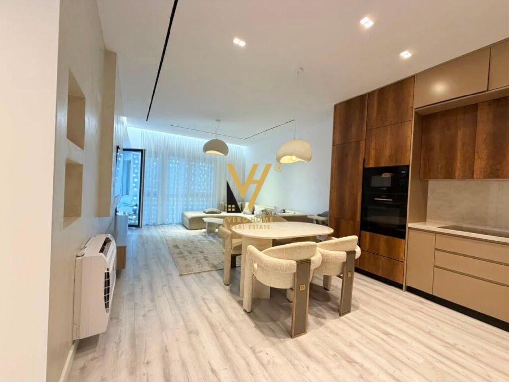 Apartament 2+1 me qera në Rruga 5 Maji, Tiranë, 100 m²