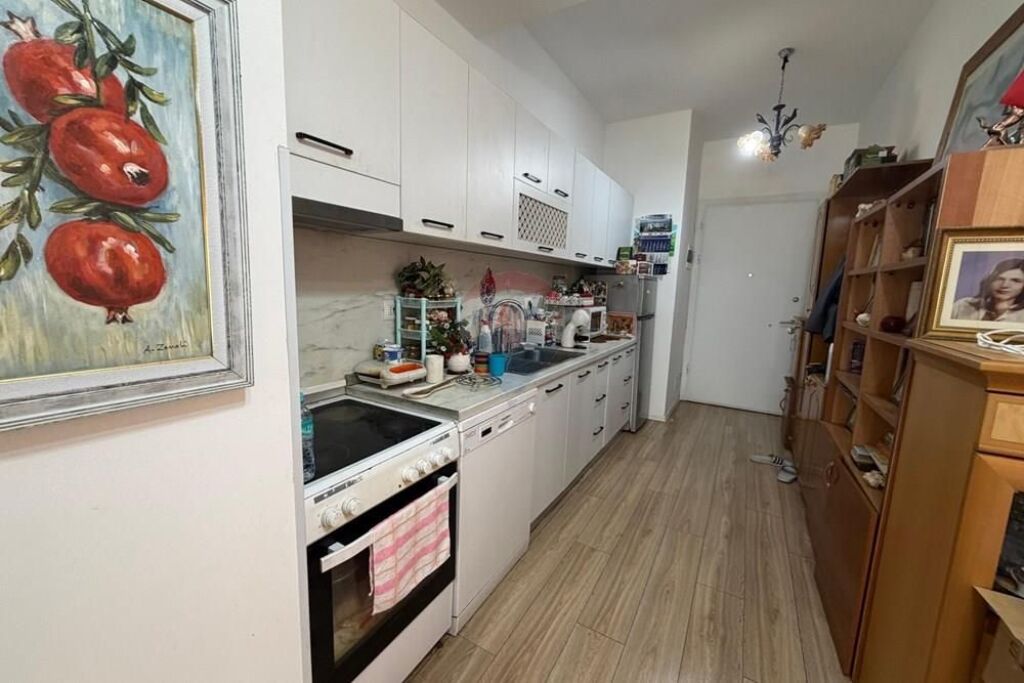 Apartment for sale in Kompleksi Mangalem 21, Tirana, 83 m². Photo 2 of 3