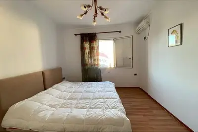 Apartment 4+1 for rent in Qendër, Vlorë, 120 m². Photo 9 of 12
