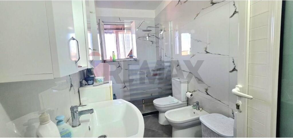 Apartment for sale in Kombinat, Tirana, 63 m². Photo 3 of 3