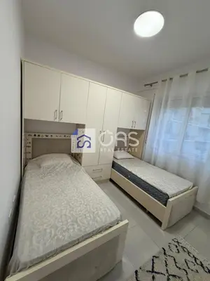 Apartament 2+1 me qera në Pallati me Shigjeta, Tiranë, 80 m². Foto 2 nga 7