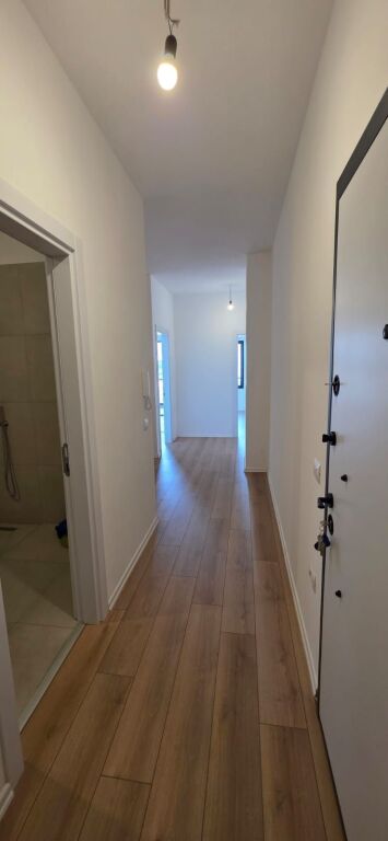 Ufficio in affitto a Rruga e Barrikadave, Tirana, 90 m². Foto 2 di 3
