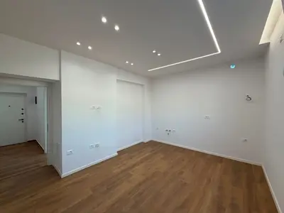 Apartament 2+1 në shitje në Shkolla e Kuqe, Tiranë, 64 m². Foto 3 nga 9