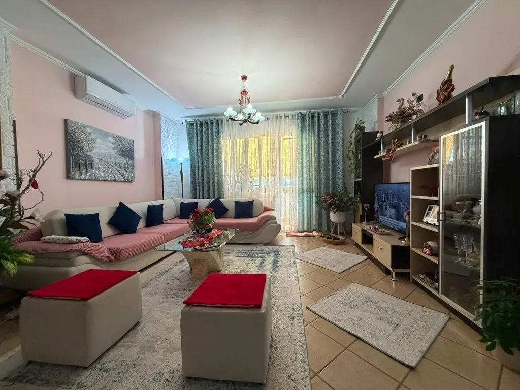 Apartament 3+1 në shitje në Rruga Sami Frashëri, Tiranë, 137 m². Foto 1 nga 8